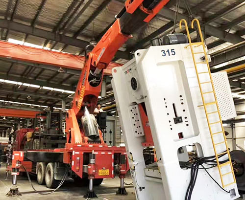 泰和县附近随车吊出租，轻松解决运输难题