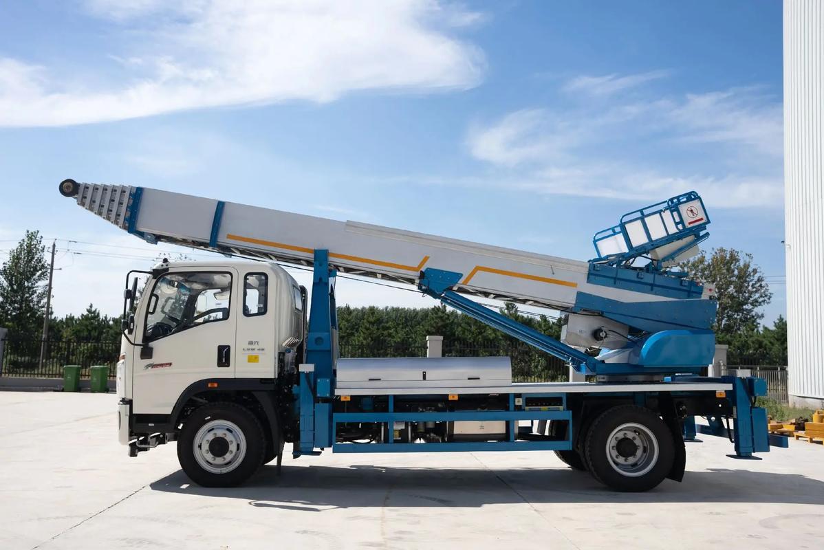 泰和县云梯上料车租赁费用