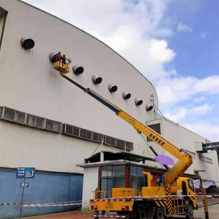 泰和县高空作业车出租服务：专业广告牌安装解决方案